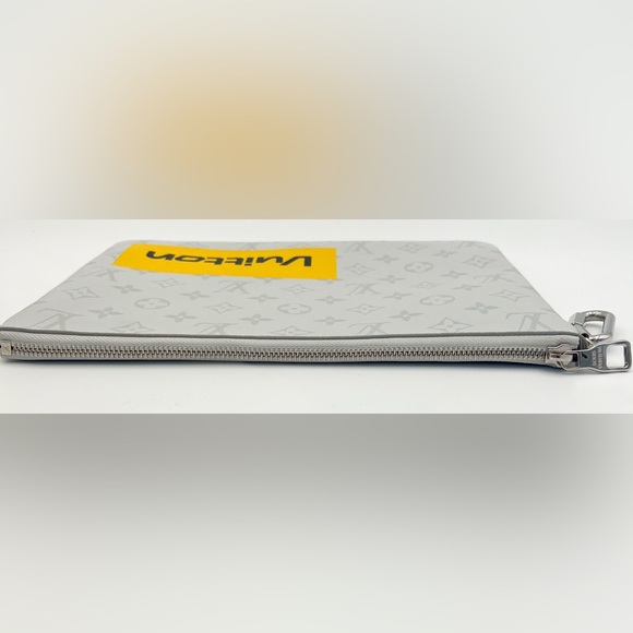Louis Vuitton White Monogram Antarctica Zip Pouch O-Case Clutch - Picture 6 of 9